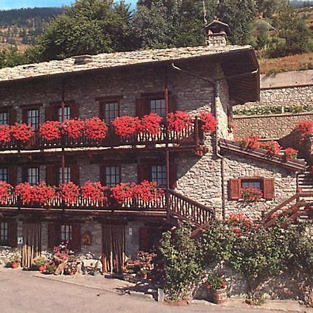 Вілла Agriturismo Lo Ratele Allein Екстер'єр фото