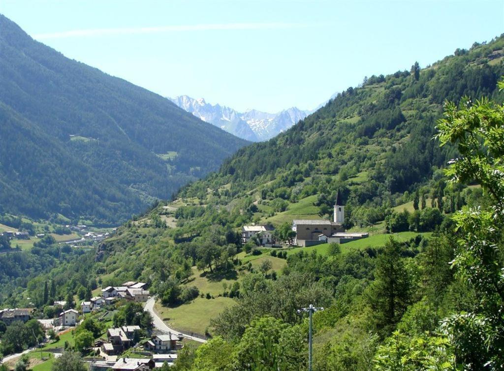 Вілла Agriturismo Lo Ratele Allein Екстер'єр фото