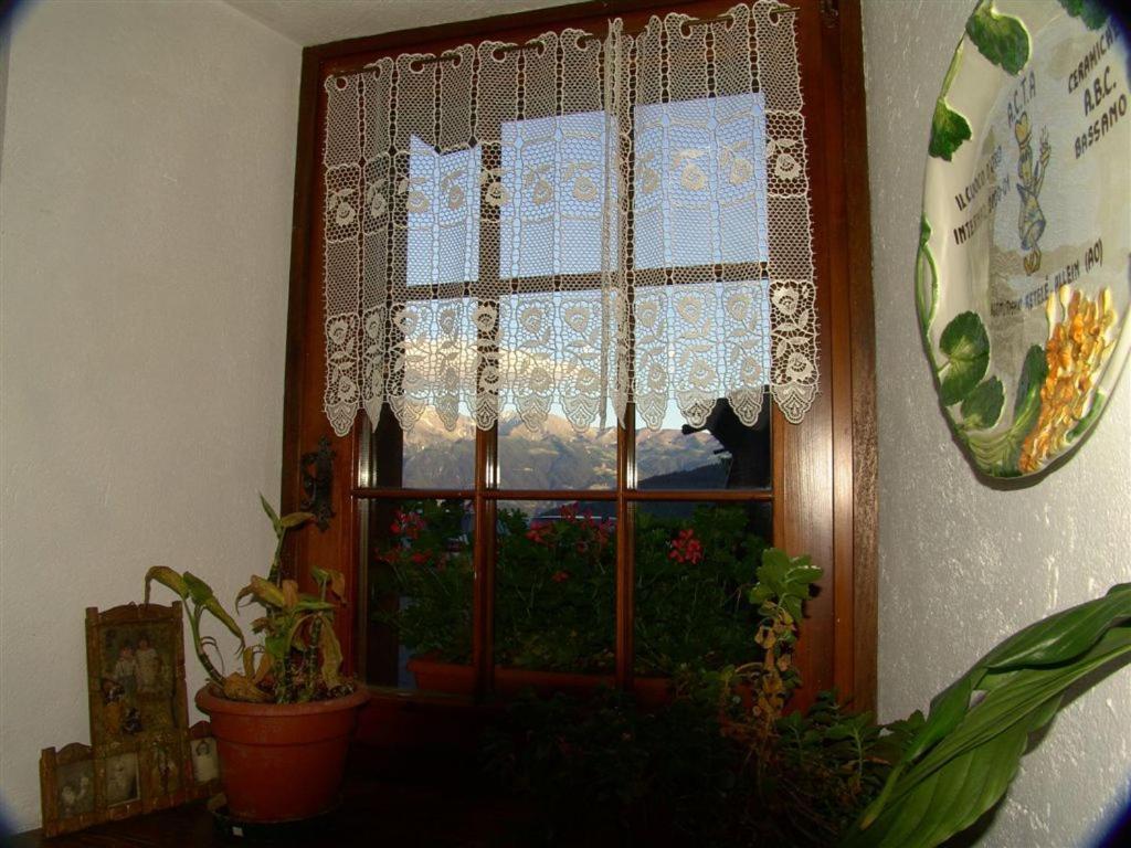 Вілла Agriturismo Lo Ratele Allein Екстер'єр фото