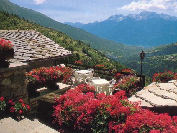 Вілла Agriturismo Lo Ratele Allein Екстер'єр фото